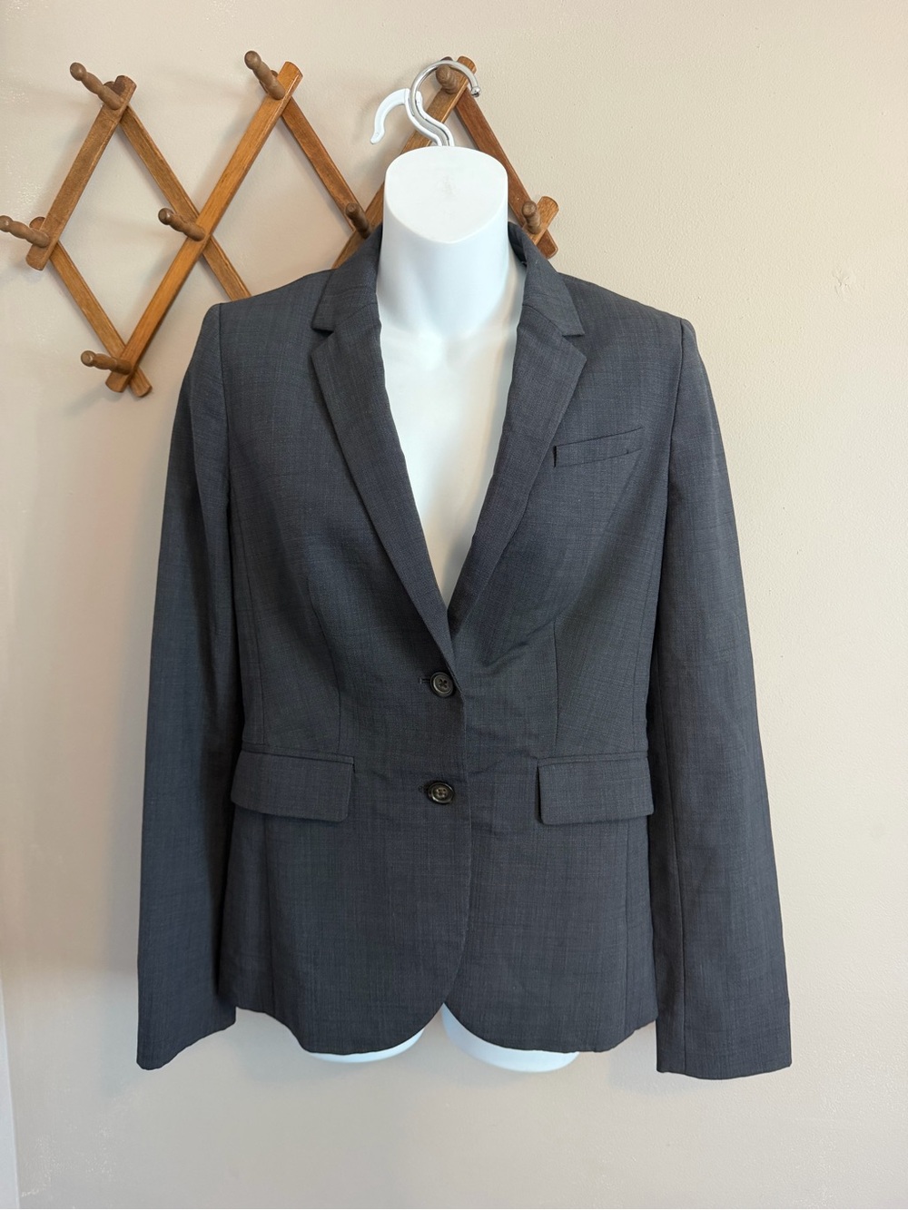 Banana Republic Navy Blue Wool Stretch Two Button Fitted Blazer 4